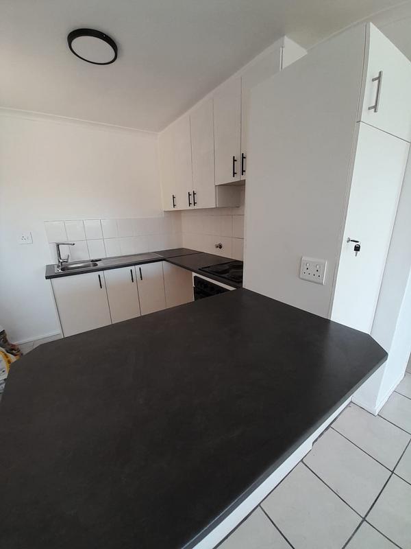 To Let 2 Bedroom Property for Rent in Kenilworth Western Cape